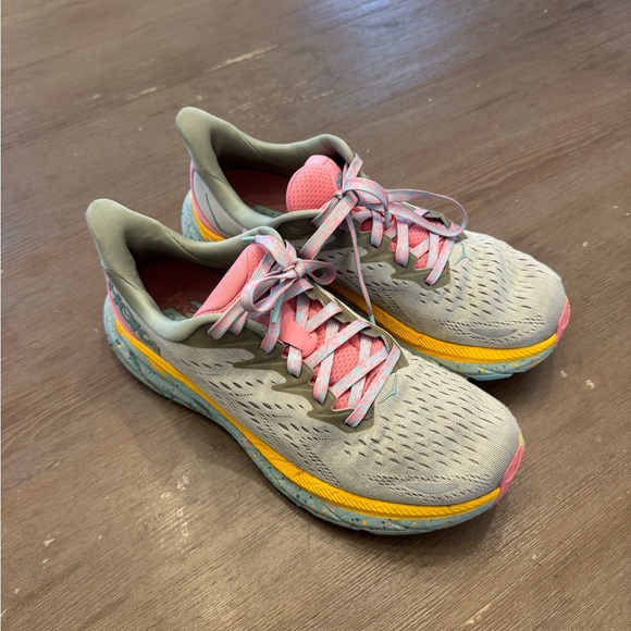 Hoka x FP Movement sneakers - Picture 2 of 5